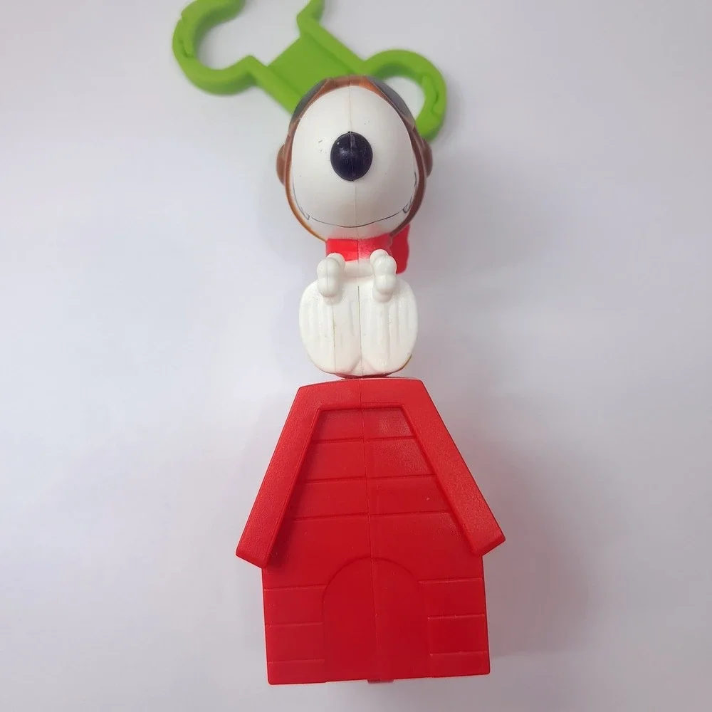 McDonalds Happy Meal Toy Snoopy Flying Ace Red Baron Dog House Peanuts 2018 clip